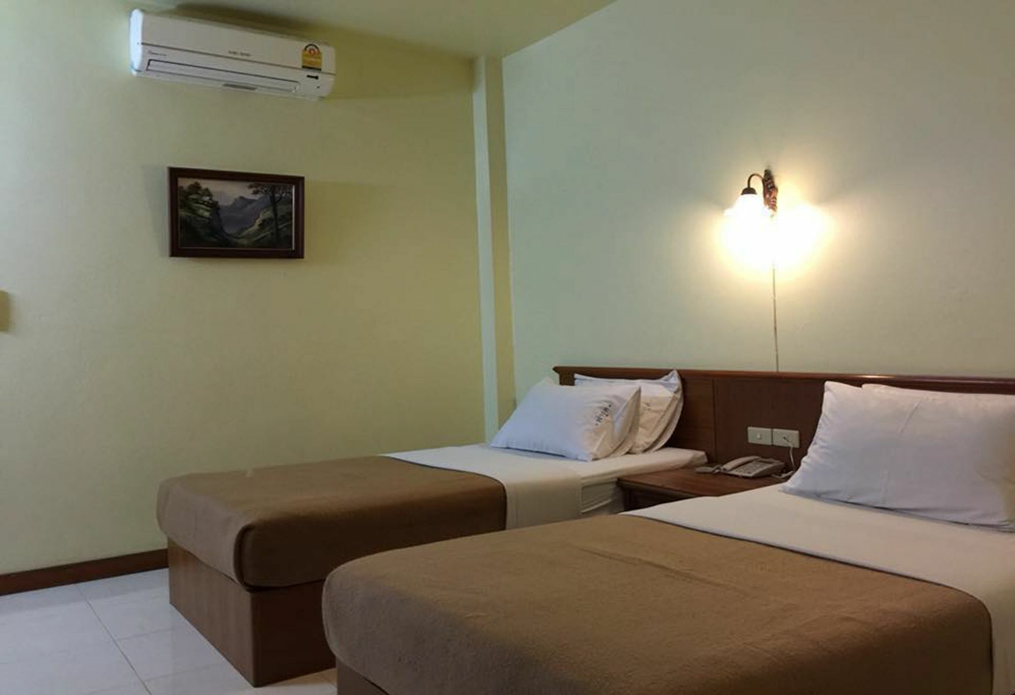 Lisa Chiang Mai Hotel Exterior photo