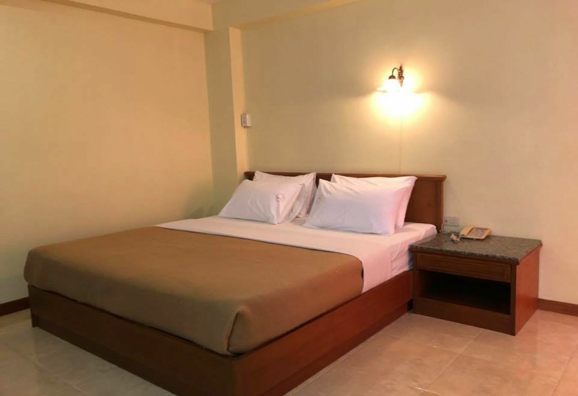 Lisa Chiang Mai Hotel Exterior photo
