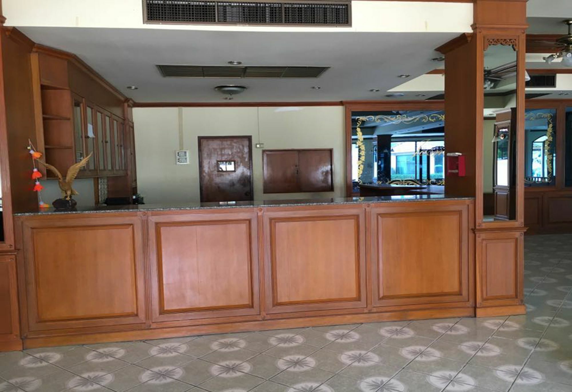 Lisa Chiang Mai Hotel Exterior photo