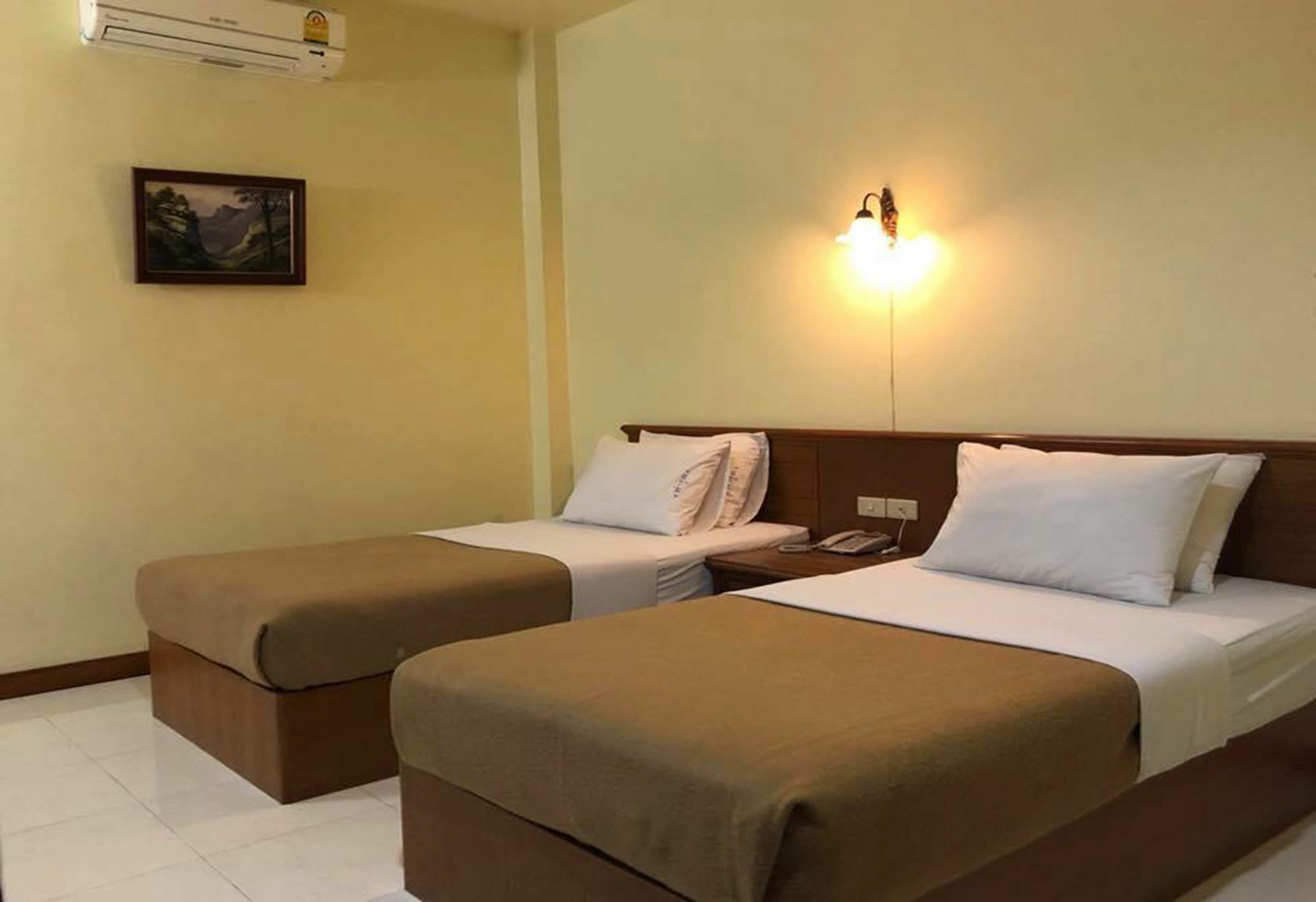 Lisa Chiang Mai Hotel Exterior photo